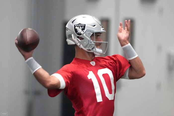 Raiders quarterback Jimmy Garoppolo works during training camp.